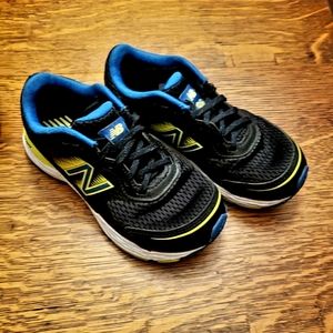 New Balance 680v6 extra wide sneaker. Black size 1 little boys